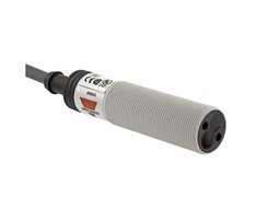 AC retro-reflective photoelectric sensors in M18 thermoplastic body. Sensing range 3 m