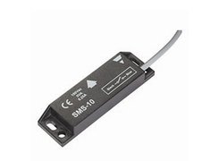 Safety magnetic sensor in rectangular plastic body with 1 NO or 1 NO+ 1 NC outputs. Safety Category 2